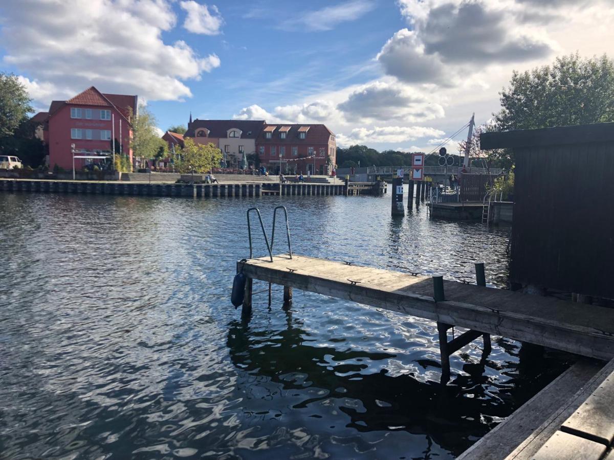 Ferienwohnungen Wassergrundstück Malchow Malchow  Exterior foto
